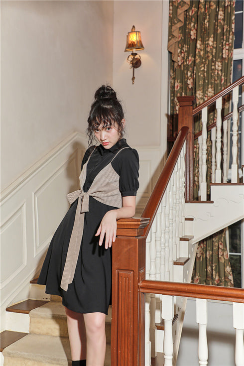 Lace-up bow tie blouse