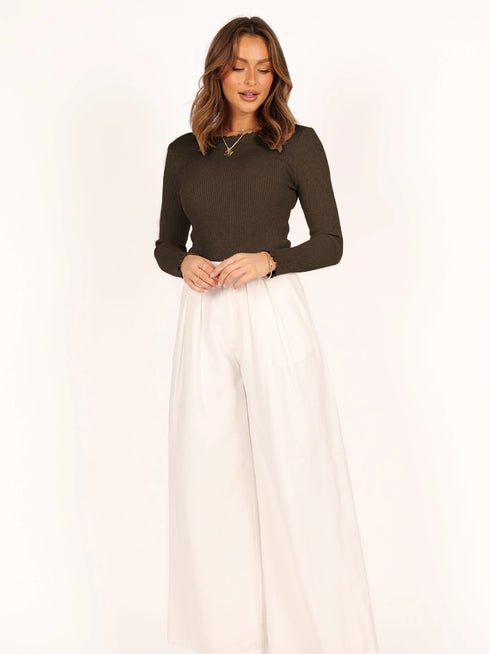 Ribbed Chic Shoulder Top – Slim Fit Stretch Pullover