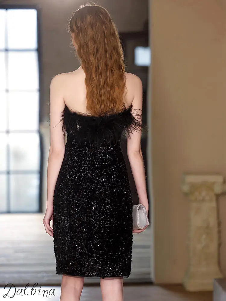 Chic Off-Shoulder Elegance – Royal Banquet Fit Evening Dress